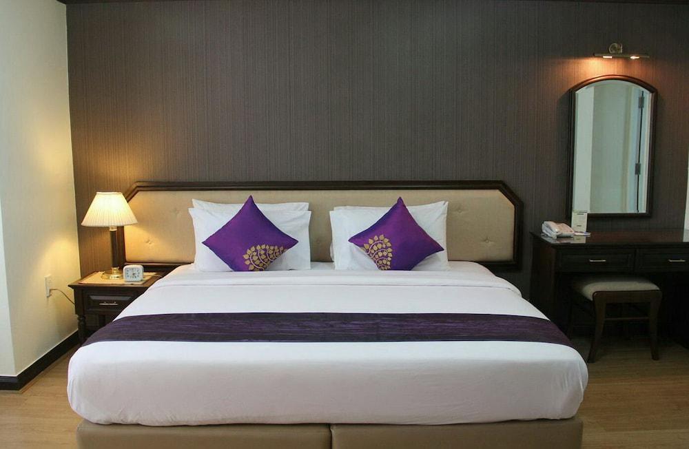 Yellow Ribbon Hills Boutique Suites Бангкок Экстерьер фото
