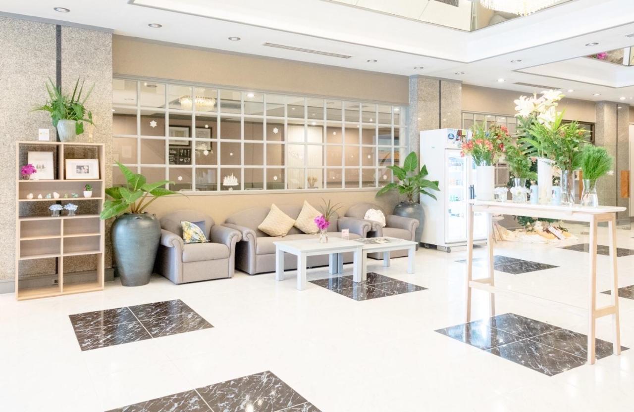 Yellow Ribbon Hills Boutique Suites Бангкок Экстерьер фото