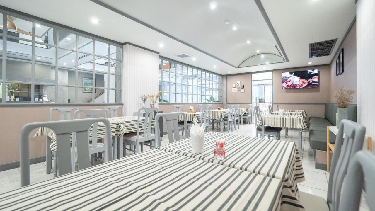 Yellow Ribbon Hills Boutique Suites Бангкок Экстерьер фото