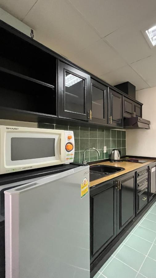 Yellow Ribbon Hills Boutique Suites Бангкок Экстерьер фото
