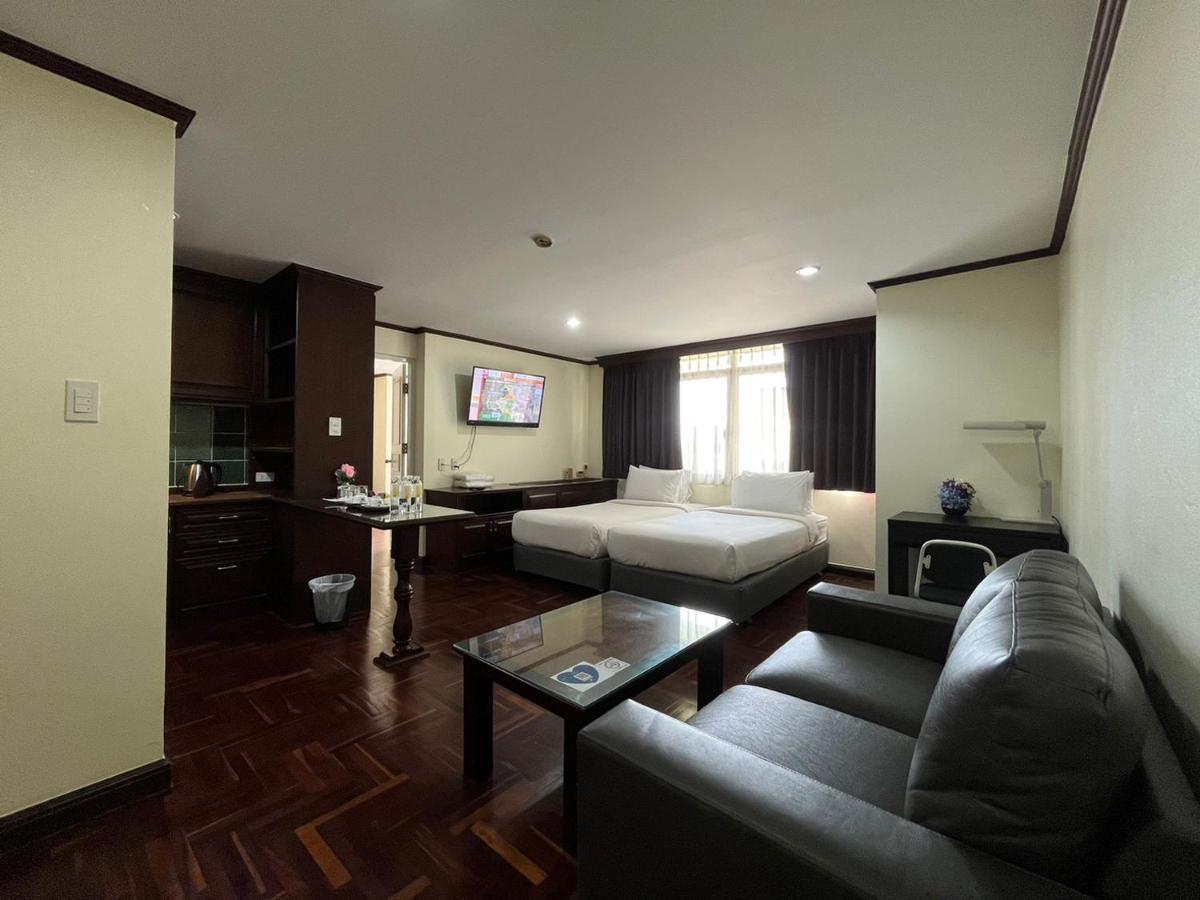 Yellow Ribbon Hills Boutique Suites Бангкок Экстерьер фото