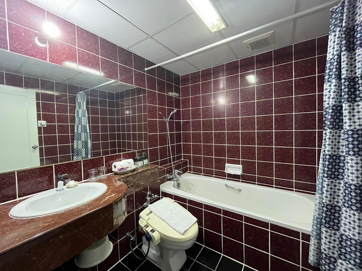 Yellow Ribbon Hills Boutique Suites Бангкок Экстерьер фото