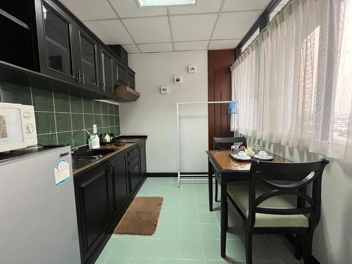 Yellow Ribbon Hills Boutique Suites Бангкок Экстерьер фото