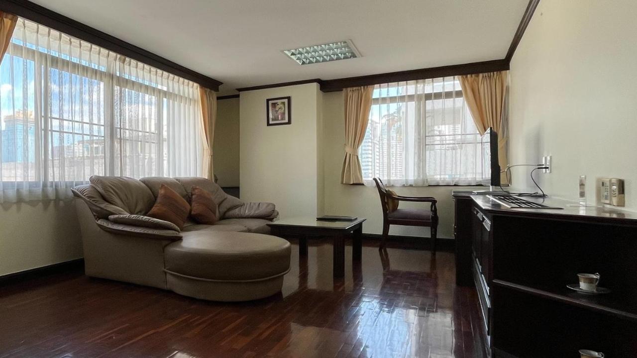 Yellow Ribbon Hills Boutique Suites Бангкок Экстерьер фото
