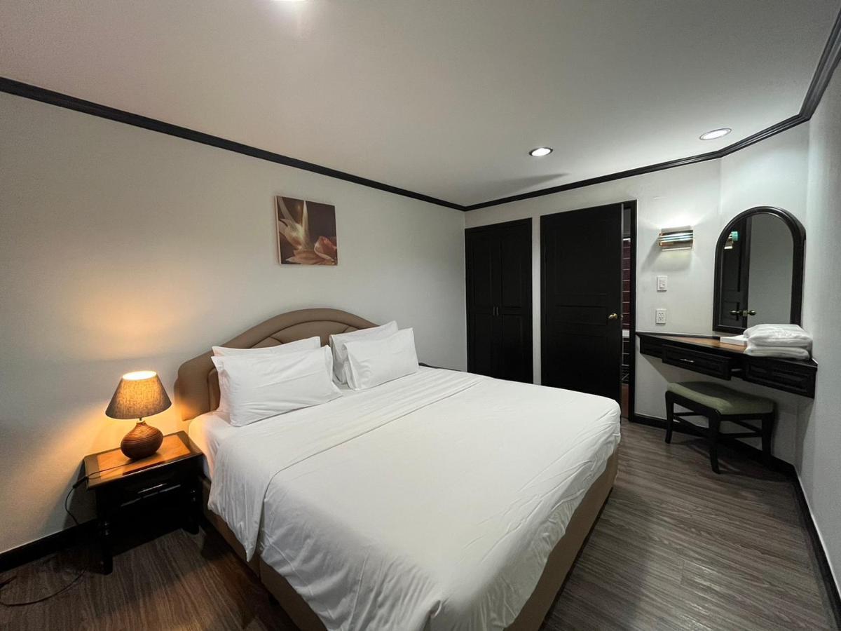 Yellow Ribbon Hills Boutique Suites Бангкок Экстерьер фото