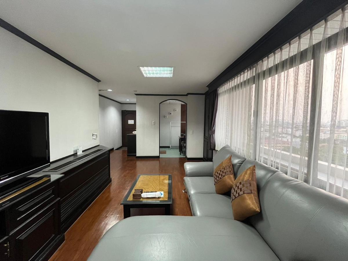Yellow Ribbon Hills Boutique Suites Бангкок Экстерьер фото