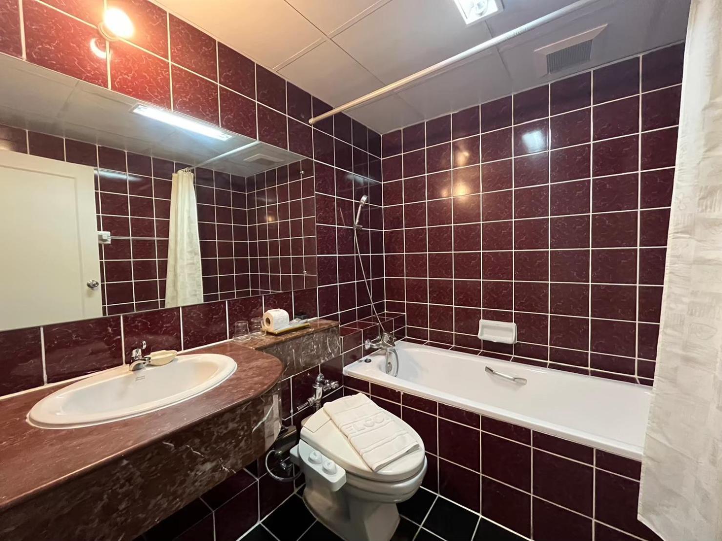Yellow Ribbon Hills Boutique Suites Бангкок Экстерьер фото