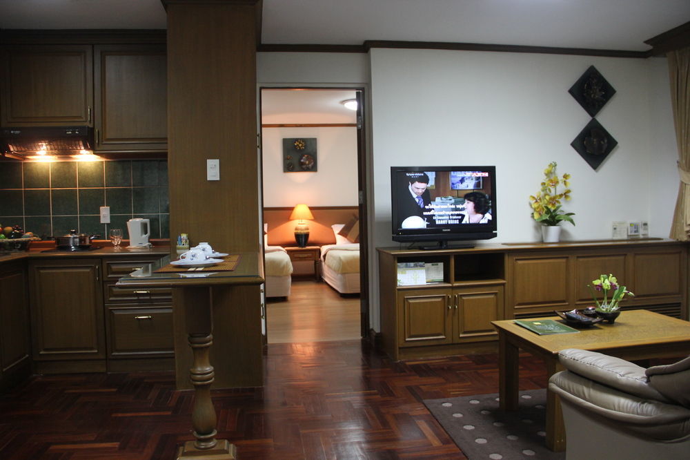 Yellow Ribbon Hills Boutique Suites Бангкок Экстерьер фото