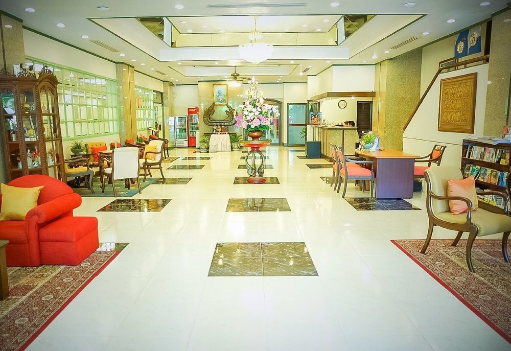 Yellow Ribbon Hills Boutique Suites Бангкок Экстерьер фото