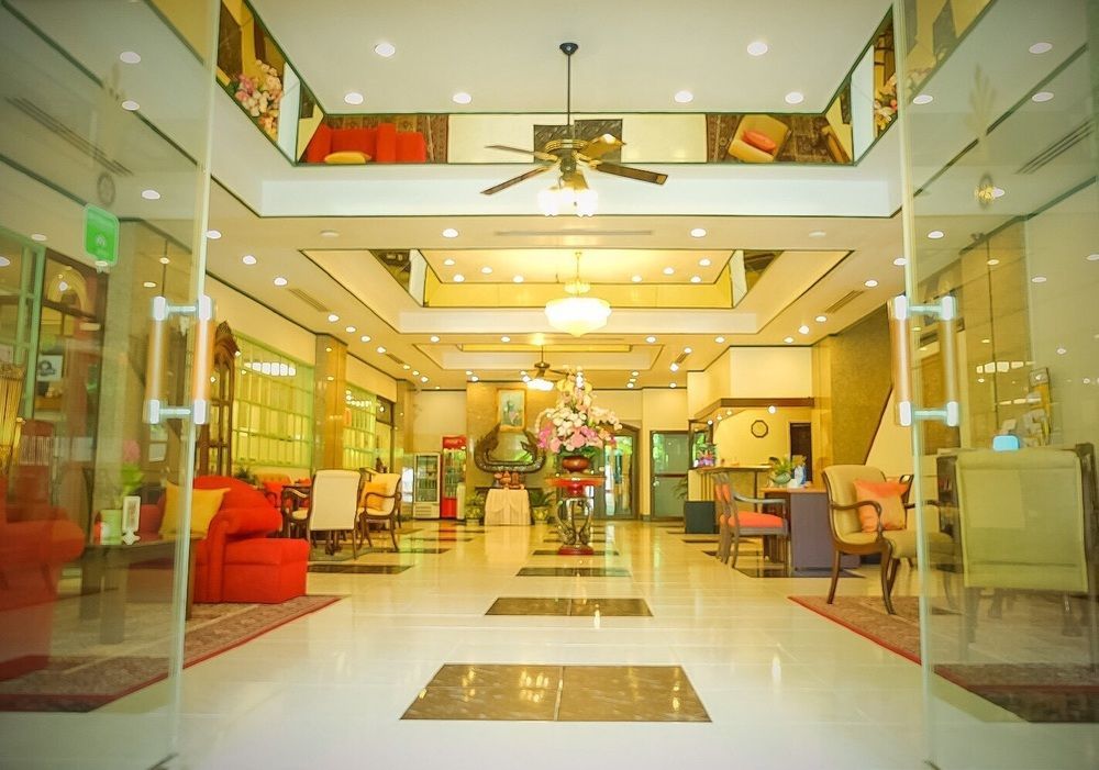 Yellow Ribbon Hills Boutique Suites Бангкок Экстерьер фото